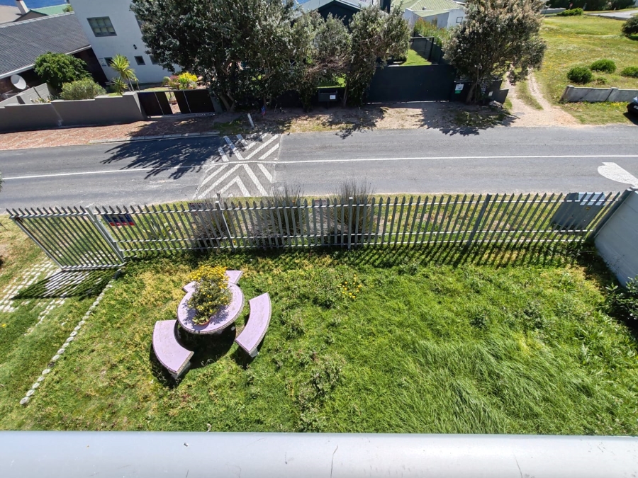 4 Bedroom Property for Sale in De Kelders Western Cape